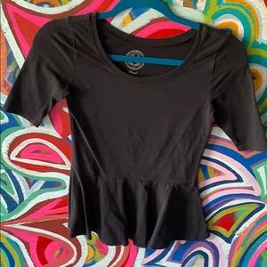 Teacup shirt size small *super comfy*